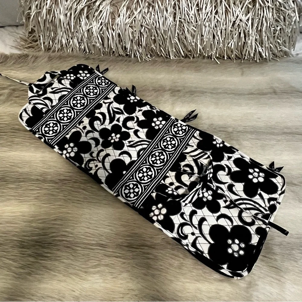 VERA BRADLEY Night & Day 2010 Iconic Grand Hanging Organizer Toiletries Cosmetic